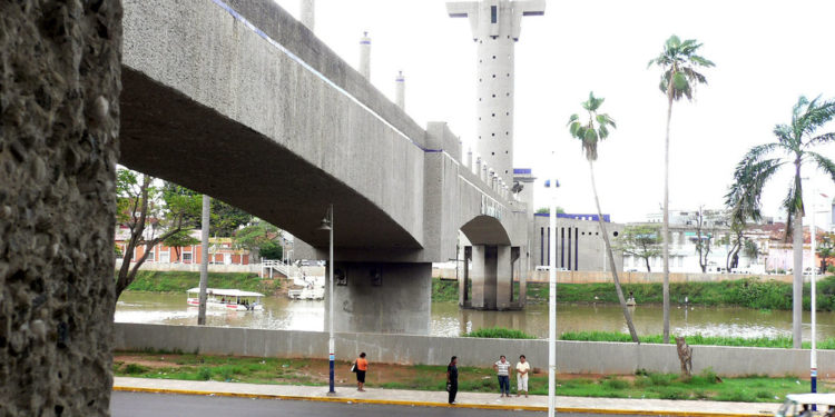 Mejoras en Infraestructura: Inauguración de nuevas luminarias en puente Manuel Pérez Merino