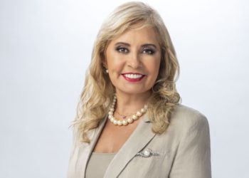 Tras más de 40 años Carla Estrada deja Televisa