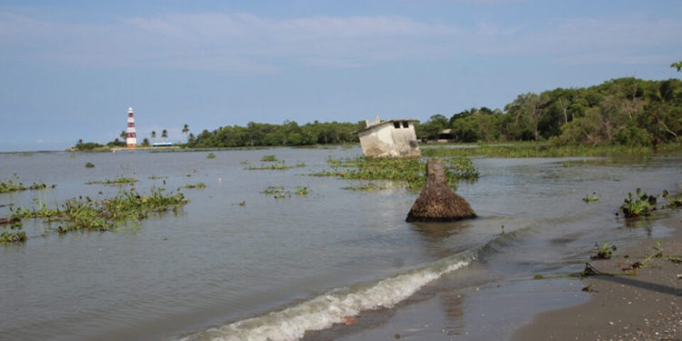 Cierran temporalmente Playa El Bosque, en Centla
