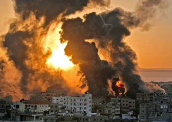Reinicia la ofensiva israelí contra Hamas tras expirar una tregua dejando al menos 100 muertos