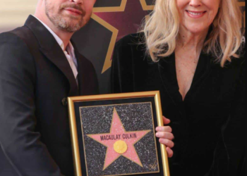 Recibe Macaulay Culkin estrella en el Paseo de la Fama de Hollywood