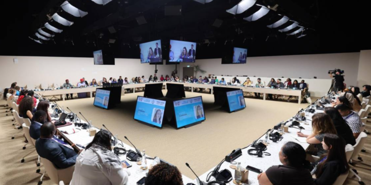 Se debate el futuro de los combustibles fósiles en la Cumbre del Clima de Dubái (COP28)