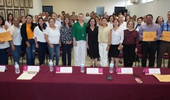 Reconoce Guadalupe Castro a trabajadores del DIF Tabasco por capacitarse permanentemente