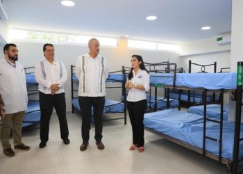 Inaugura Carlos Merino complejo para médicos residentes del Hospital Rovirosa