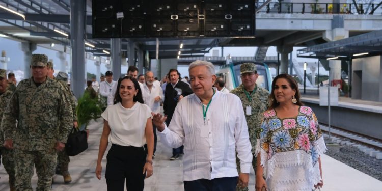 Acompaña Mara Lezama al Presidente Andrés Manuel López Obrador en inauguración del primer tramo del Tren Maya