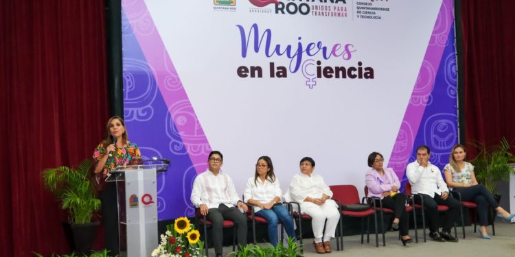 Mara Lezama entrega financiamiento a proyectos científicos liderados por mujeres