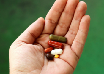 Exhorta Salud a reportar efectos adversos en medicamentos