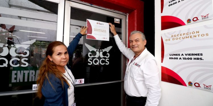 Recibe SQCS distintivo del Programa Excelencia en el Servicio Público