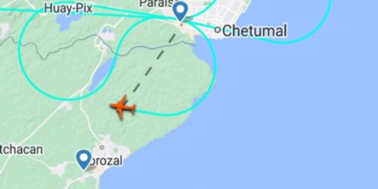 Pasajeros de Aeroméxico y VivaAerobus viven momentos de angustia sin poder aterrizar en Chetumal