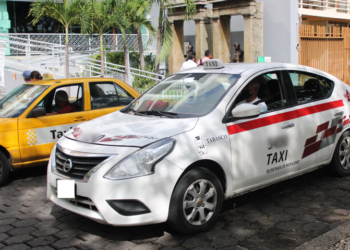 Gobierno de Tabasco descarta aumento en tarifas de taxis con taxímetro digital