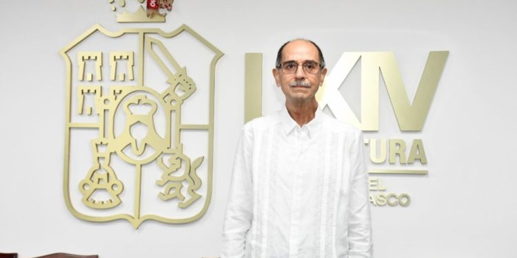 Luis Aguilar Gallardo rinde protesta como Diputado de la LXIV Legislatura
