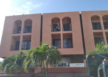 Al menos una persona resultó herida tras explosión en un departamento de la zona hotelera