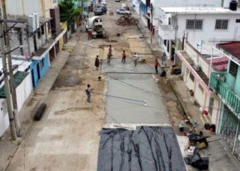Rehabilitación integral en la Colonia Atasta: Drenaje sanitario y mejora en tramos de calles