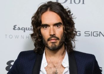 Russell Brand, comediante británico se enfrenta nuevamente ante las autoridades por delitos sexuales