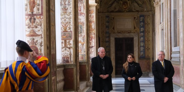 Se reúne Mara Lezama con Monseñor Peña Parra en el Vaticano para hablar de la justicia social para el pueblo de México
