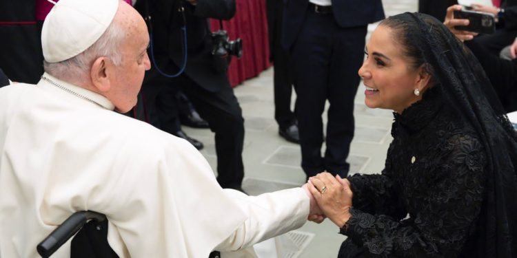 Sostiene la gobernadora Mara Lezama encuentro con el Papa Francisco