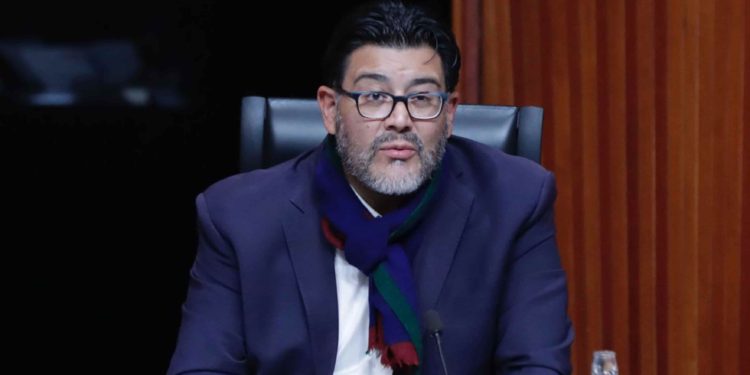 Reyes Rodríguez presenta renuncia a la presidencia del Tribunal Electoral