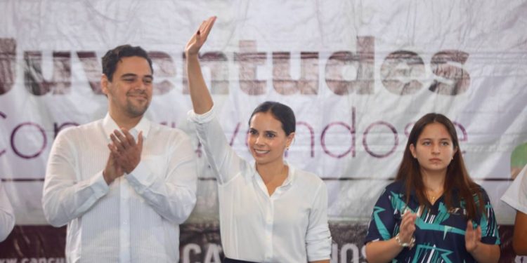 Gobierno municipal reconoce e incentiva a jóvenes universitarios