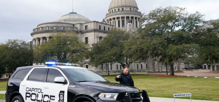 Varios capitolios de Estados Unidos son evacuados por amenaza de bomba