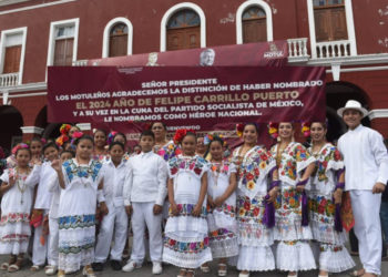 El presidente López Obrador fue nombrado “héroe nacional” por el ayuntamiento de Motul, Yucatán