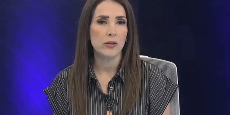 Azucena Uresti afirma que el periodismo vive «bajo acoso y amenaza»