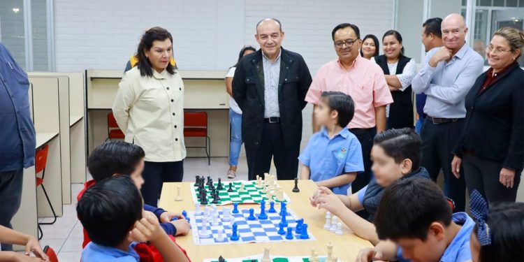 Entrega Centro renovada biblioteca «Coronel Gregorio Méndez Magaña»
