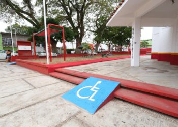 Colonos de villa Macultepec reciben parque principal renovado y equipado