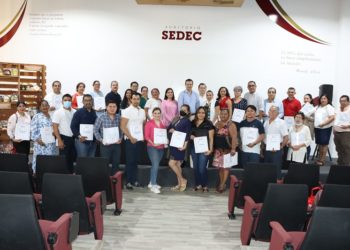 Impulsa Sedec a empresas con entrega de tablas nutrimentales