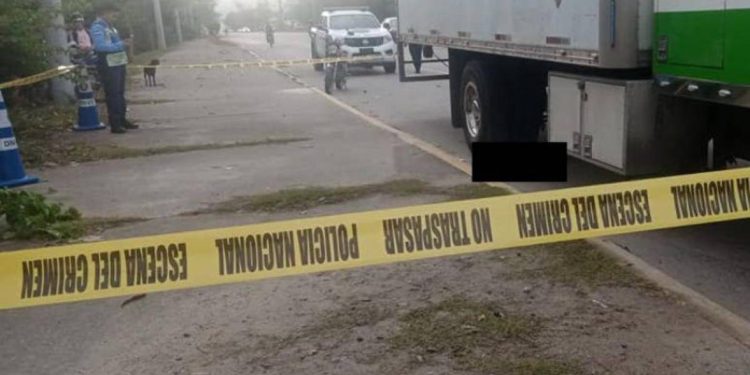 Trágico accidente en Cunduacán: Camión atropella a mujer y sus dos hijos