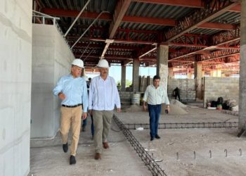 Supervisan Carlos Merino y Juan Ferrer avances en la construcción del Hospital de Cárdenas