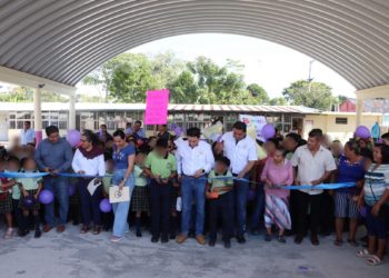 Gobierno de Cunduacán entrega obra en la primaria Ignacio Ramírez López