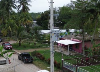 Cunduacán inaugura obra de rehabilitación de energía eléctrica en Huapacal 1ra Sección