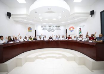 Logra Ana Paty Peralta Histórico presupuesto para Cancún