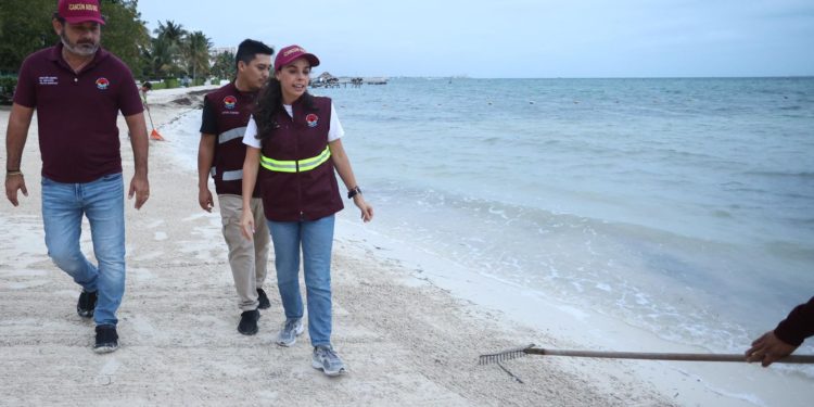 Ana Paty Peralta inicio el 2024 supervisando playas