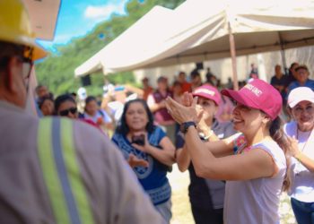 Gestiona Ana Paty Peralta Electrificación para familias en BJ