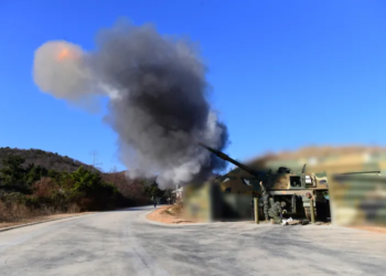 Corea del Norte dispara cientos de proyectiles y el Sur responde con maniobra de fuego real