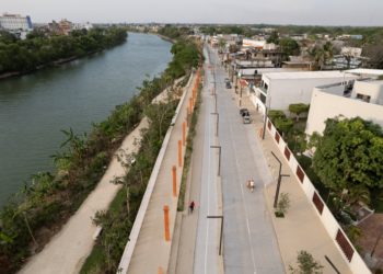 Satisfechos tabasqueños y turistas con nuevo malecón del Grijalva