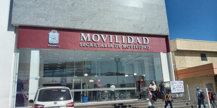 SEMOVI niega adeudo a transportistas en Tabasco, asegurando transparencia en relación financiera