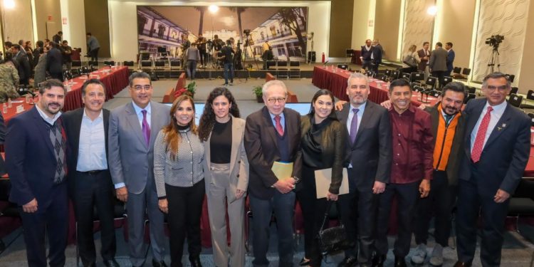 Trabaja Mara Lezama con Gobierno de México para universalidad de los servicios de salud en Quintana Roo