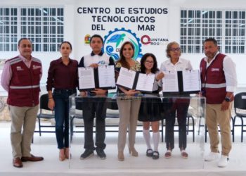 Estrenan 8 nuevas aulas alumnos del CETMAR 41, entregadas por Mara Lezama