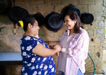 Transforma Centro vida de familias con programa de pisos de cemento