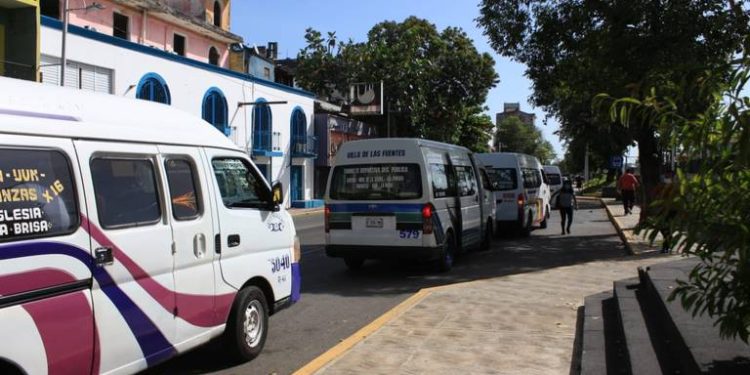 A pesar de ola de asaltos, transporte público opera con normalidad en Tabasco