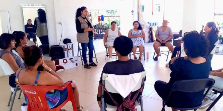IQM acerca servicios de atención a mujeres en regiones con mayor índice de violencia en Cancún