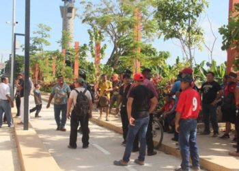 Trabajadores del malecón de Villahermosa exigen pagos pendientes en nueva protesta