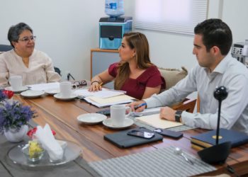 Se reúnen en Cancún la gobernadora Mara Lezama y la secretaria de Economía Raquel Buenrostro
