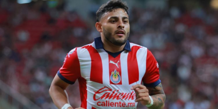 Chivas anuncia la salida de Alexis Vega
