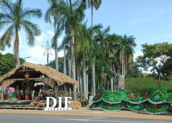 Villahermosa dice adiós a la navidad: Retiran adornos y nacimientos