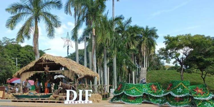 Villahermosa dice adiós a la navidad: Retiran adornos y nacimientos