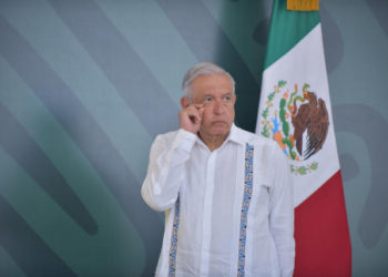 Compromiso de AMLO: «Antes de que termine mi sexenio quedarán arregladas las carreteras de Tabasco»