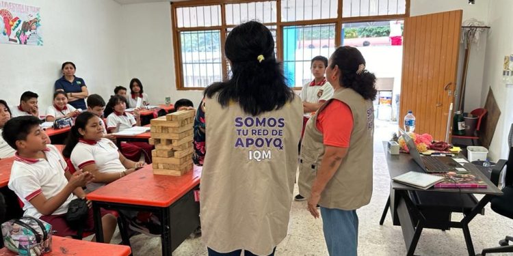 IQM lleva pláticas de sensibilización y prevención de la violencia de género en planteles educativos